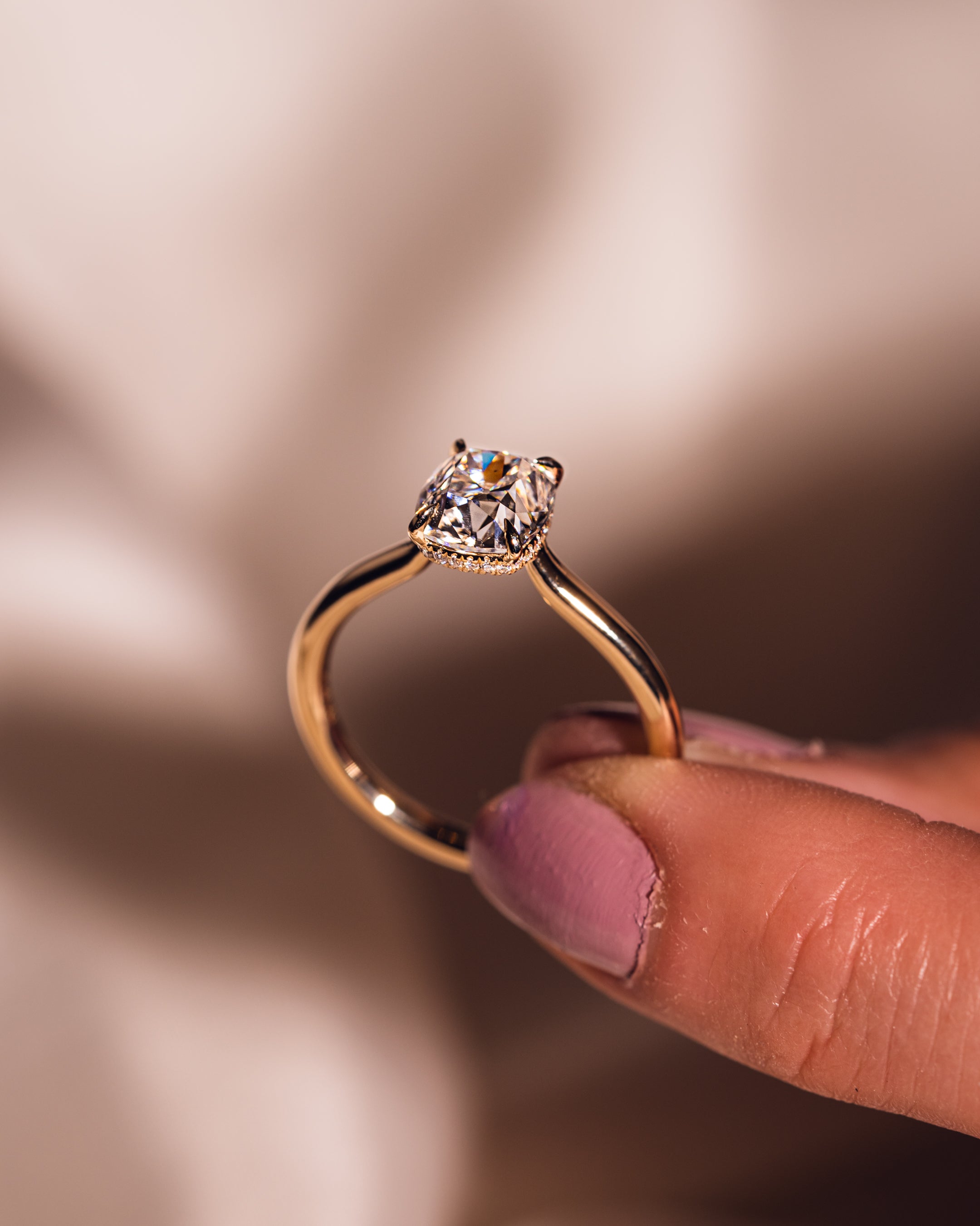 Jasmine – Aflangt pudevedhæng | Guld